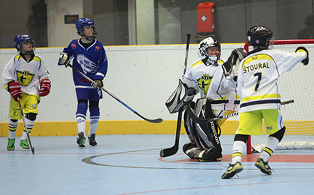 Autosklo ve svém prvním utkání rozdrtilo Hostivař 16:1!